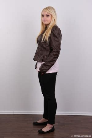 Chubby Blonde Babe With Big Booty Flaunting Her Delights XXX Dessert