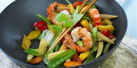 Wok De Crevettes Aux Légumes Légèrement Relevé Découvrez Les Recettes