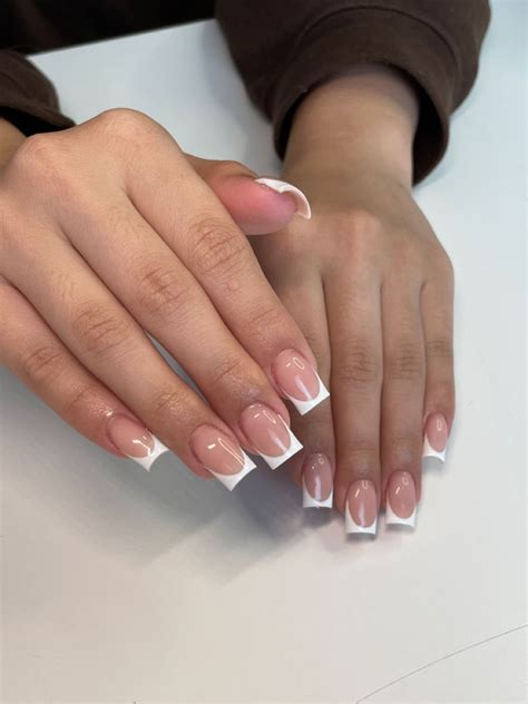 French Tip Nails White Tip Acrylic Nails Acrylic Nails Nude Short