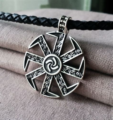 Солнцеворот татуировка коловрат (77 фото)