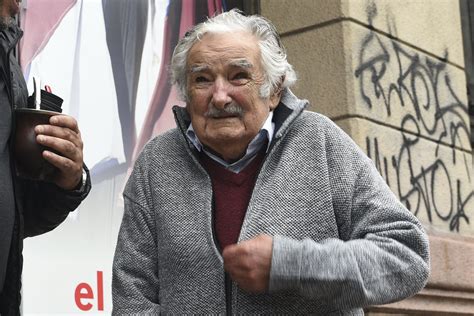 Expresidente de Uruguay José Mujica revela que tiene un tumor en el esófago