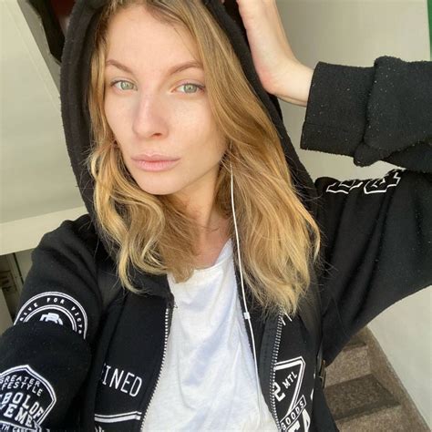 Emilia White Cam Model Free Live Sex Show Chat Stripchat