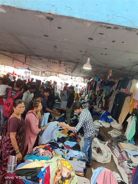 Rohit Singh on LinkedIn: All recession is only in Malls . Yeh Desi Mall ...