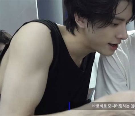 Pin By Fran On Enhypen Jake Sim Jake Hot Korean Guys