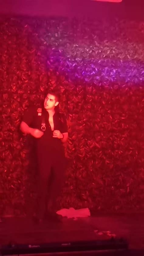 STRIPPER ANTRO GAY Video 100 ThisVid