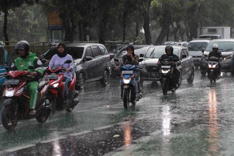 Hati Hati Cuaca Ekstrem Diprediksi Landa Jabodetabek Dan Sejumlah