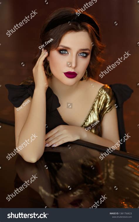 Sexy Beautiful Stylish Model Brunette Girl Foto Stok 1381756823 Shutterstock