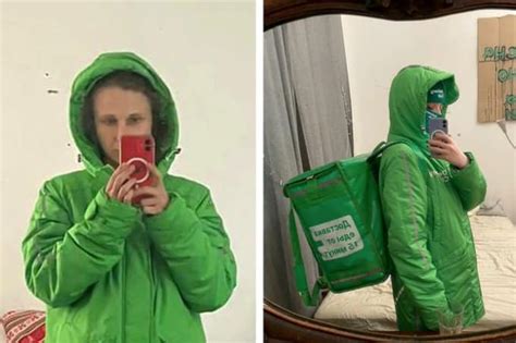 La L Der De Pussy Riot Huye De Putin Disfrazada Como Repartidora