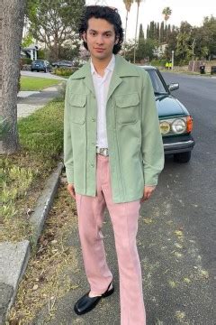 Apontado como affair de Bruna Marquezine Xolo Maridueña já namorou parceira de cena e teve nude