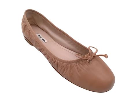 Miu Miu Nude Ballerinas Aus Leder Mit Schleifendetail Und Kristallverzierung Beige Ref 959252