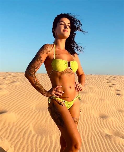 Hot Sexy Giovana Fagundes Bikini Pics