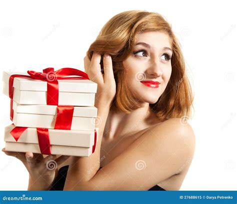 Bella Giovane Ragazza Del Brunette Con I Presente Immagine Stock Immagine Di Regalo Celebri