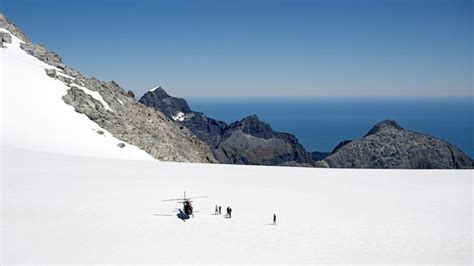 Queenstown 25 Hour Fiordland Scenic Helicopter Flight With Three Landings