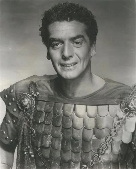 30 Handsome Portrait Photos Of Victor Mature In The 1940s Vintage Everyday