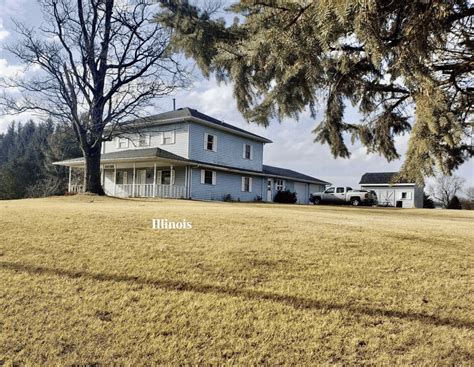 circa  illinois fixer upper   acre    houses