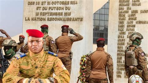 Burkina le chef de l état loue les efforts consentis par les forces