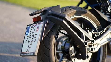 Auto Klub Kineski naked jeftiniji je 2000 eura od japanaca Znači li to da je i lošiji