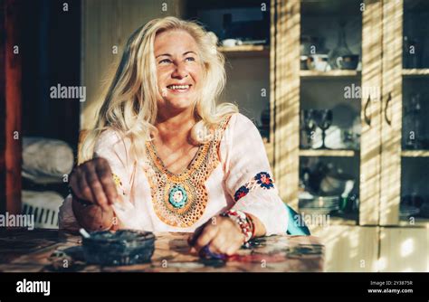 Blonde Girl Smoking Hi Res Stock Photography And Images Alamy