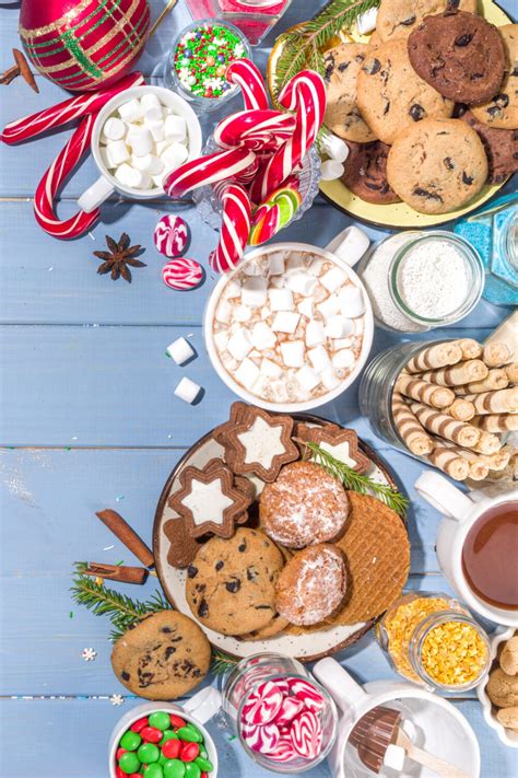 What To Eat With Hot Chocolate Here S Our Ultimate Guide