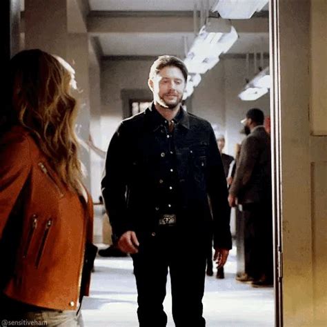 Pin By Angie Kovacs On Supernatural Jensen Ackles Hot Actors Cute Photo Poses