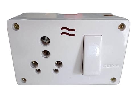 Cona 16 Amp Combined Switch Socket With Box Polycarbonate Module Size