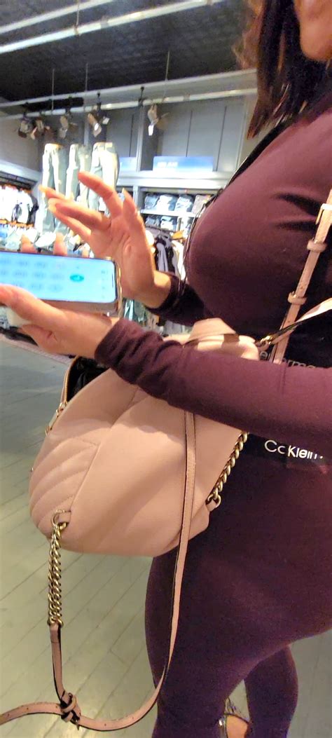 Sexy Feet Big Butt Latina Milf Gives Me Play Spandex Leggings Yoga Pants Forum