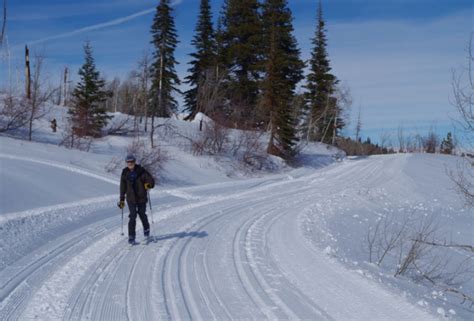 Enjoy cross-country skiing, snowshoeing, hut skiing near Magic Mountain - Southern Idaho Tourism