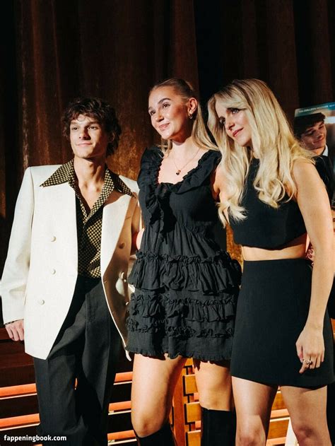 Mckenna Grace Mckennagrace Mckennagraceful Nude OnlyFans Leaks