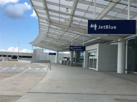TPG tours New Orleans Airport’s new terminal as opening nears