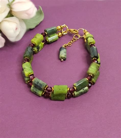 Браслет из бусин перламутра • купить в Санкт-Петербурге