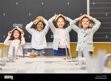 Elementary School Girl Boy Laughing Hi Res Stock Photography And Images
