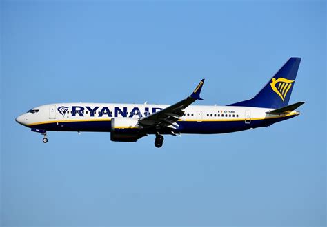 EI HAW B737 Max 8 200 Ryanair Shannon 28 5 2023 Dave Corry Flickr