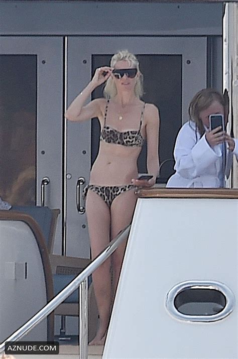 Claudia Schiffer Sexy Showing Off Her Toned Bikini Body In Portofino AZNude