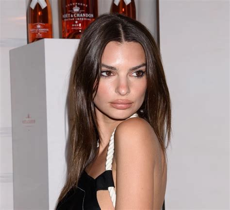 Emily Ratajkowski w skąpym bikini Kobieta w INTERIA PL