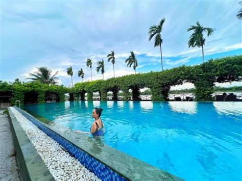 Vợ cũ Duy Nhân khoe dáng với bikini lộ hình xăm gây chú ý