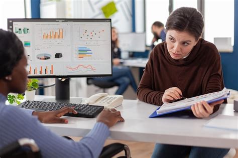 Mujeres Empresarias Planificaci N De Estrategia Financiera Mirando