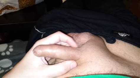 Vidéos porno gay gratuites Masturbation De Petit Pénis xHamster