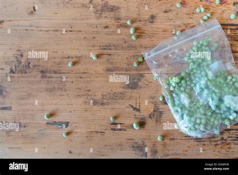 Frozen Peas Bag Hi Res Stock Photography And Images Alamy
