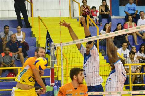 Em cinco sets Montes Claros Vôlei vence o São José Vôlei CBV