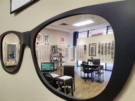 Searching for a Great Optometry Clinic – alexl person