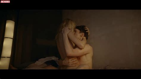 Happy End Nude Pics Page