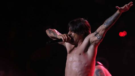 Prepara O Rir Turn Do Red Hot Chili Peppers Mistura Novo E Antigo Pol Mica Para Ba