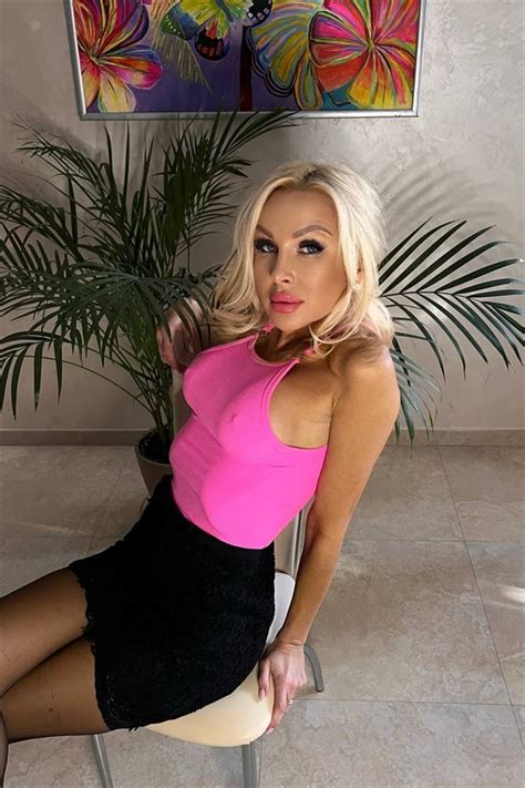 Charming Julia 46 Y O From Kiev With Blonde Hair ID 785040 LadaDate