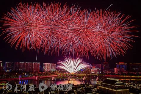 郑州通告允许市民在除夕等时间燃放烟花爆竹，经销商紧急找货 直击现场 澎湃新闻 The Paper