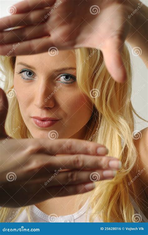 Fille Blonde Sexy Photo Stock Image Du Blonde Doigt