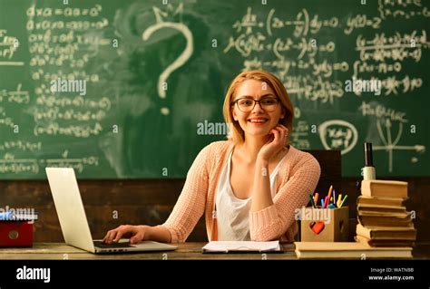 Good Teachers Seek Engaged Students Mature Tutor Teacher Giving Private Lessons To Preschool