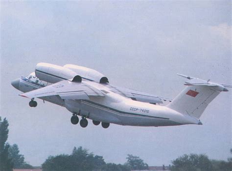 Aerei: Antonov An-72