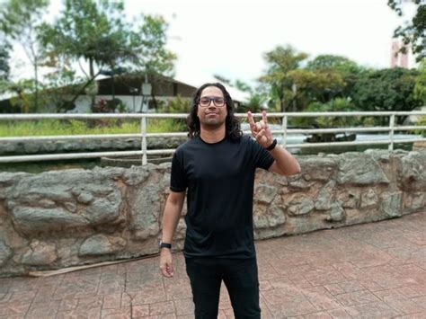 Review Infinix Hot Celular De Entrada Boas C Meras Canaltech