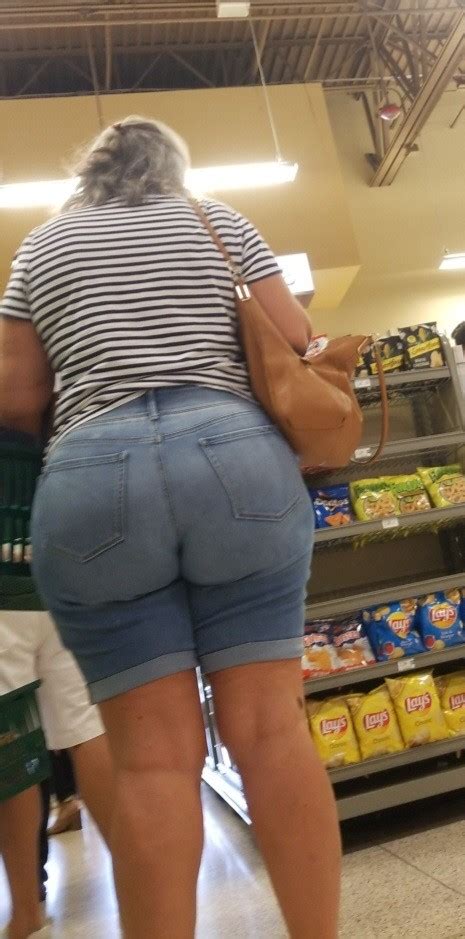 OC Milf With A Nice Round Ass Tight Jeans Forum