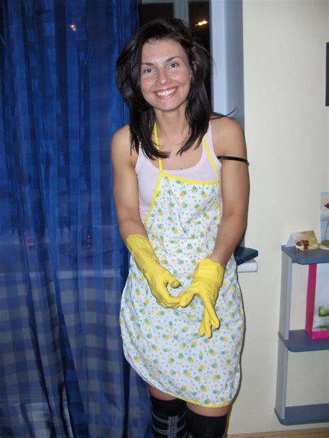 Mature Brunette Porn Image 10445